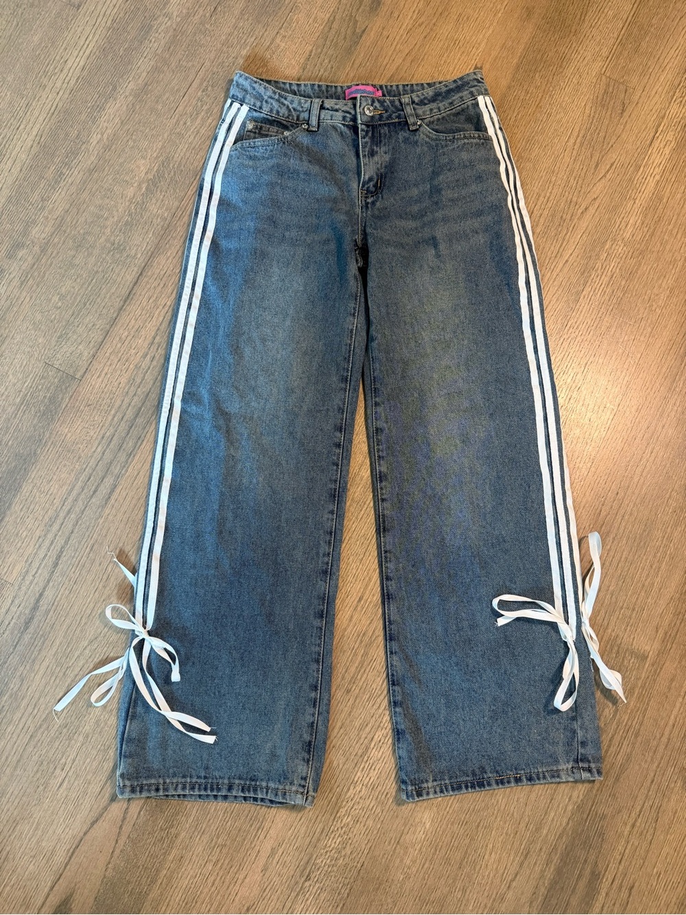 Edikted Blue Wide-Leg Jeans with White Side Stripes